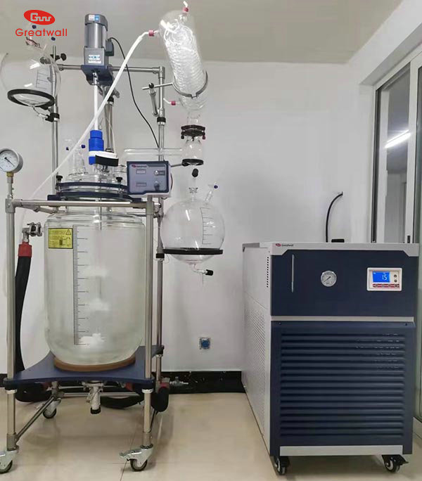 雙層玻璃反應釜的操作指南